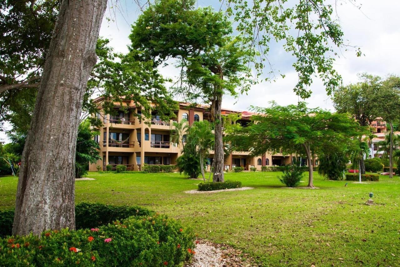 פלאיה פלמינגו Warm Interiors And Orange Hues On Ground Floor In Front Of Beach חדר תמונה